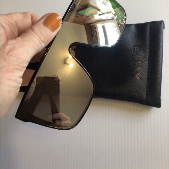NeW ! Rare Quay Nightfall silver Black Sunglasses with Case main image 6